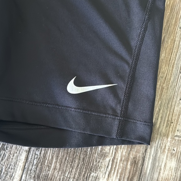 NIKE PRO WOMEN WORKOUT SHORTS, MEDIUM - Picture 4 of 10